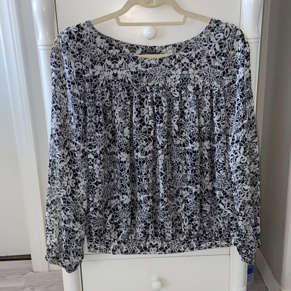 Vince Camuto Top - Blousy Style with Elastic Bottom - Size XS
